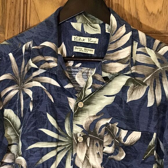 Vtg. Batik Bay 100% Silk Hawaiian Shirt Men's M  Blue Tan SS Top Loop Button Up - Picture 1 of 11